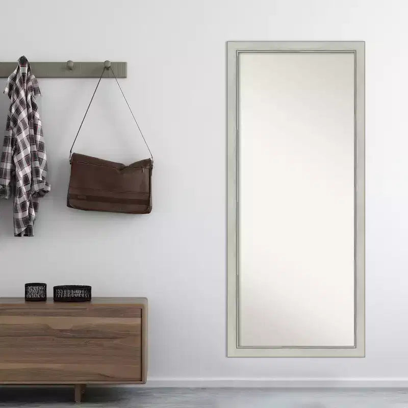 Specchio da appoggio Flair non smussato 28" x 64" in patina d'argento - Amanti Art