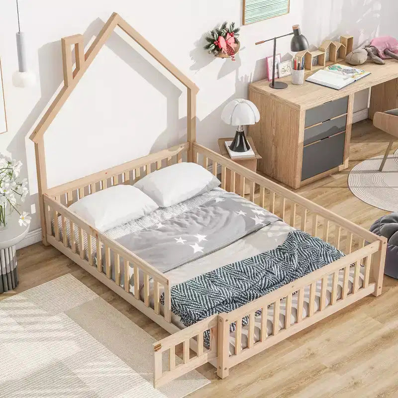 MAYEERTY Letto a Pavimento con Testiera a Forma di Casa e Recinzione Beige