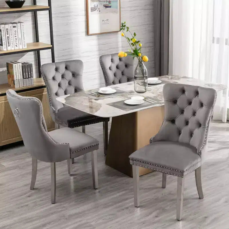 Set di 2 sedie da pranzo moderne Zeus & Ruta in velluto, con imbottitura trapuntata di alta qualità, struttura in legno massiccio e gambe con placcatura in acciaio inossidabile cromato