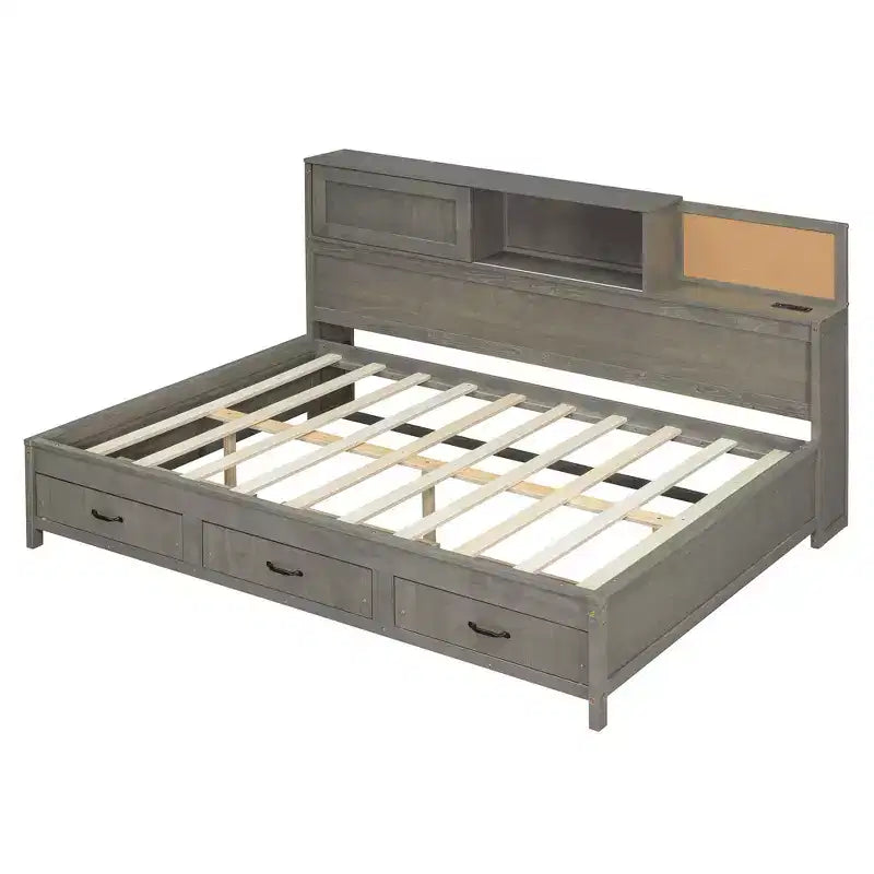 Divano Letto in Legno Matrimoniale con 3 Cassetti, Mensola Superiore Imbottita e un Set di Prese di Corrente e Porte USB Grigio