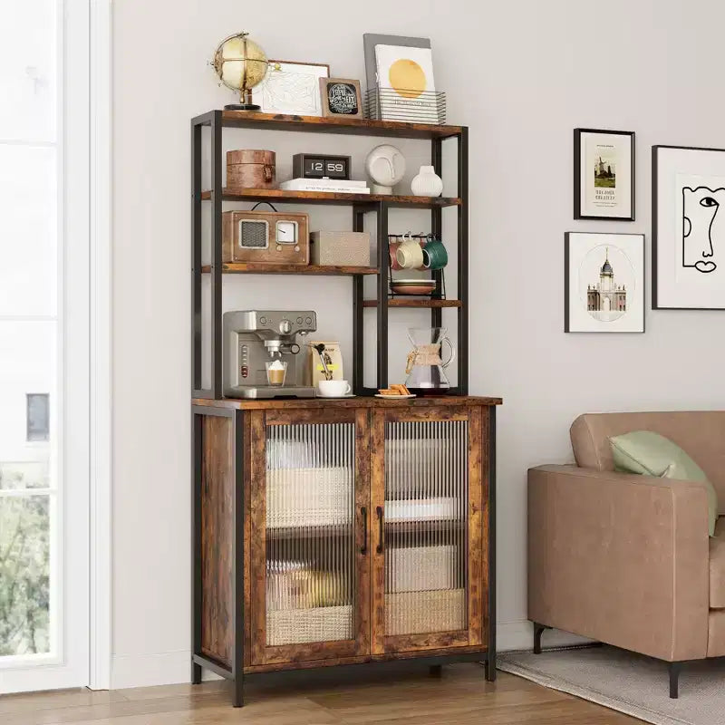Scaffale da Panettiere con Mobiletto, Supporto per Microonde a 5 Livelli, Scaffale da Panettiere Verticale con Anta, Caffetteria Alta, Mobile Bar Marrone con Ganci, per Cucina