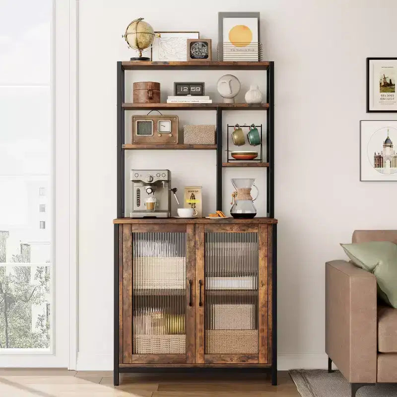Scaffale da Panettiere con Mobiletto, Supporto per Microonde a 5 Livelli, Scaffale da Panettiere Verticale con Anta, Caffetteria Alta, Mobile Bar Marrone con Ganci, per Cucina