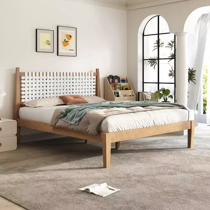 Christopher Knight Home Letto a piattaforma matrimoniale Callista in legno con testiera intrecciata in ecopelle