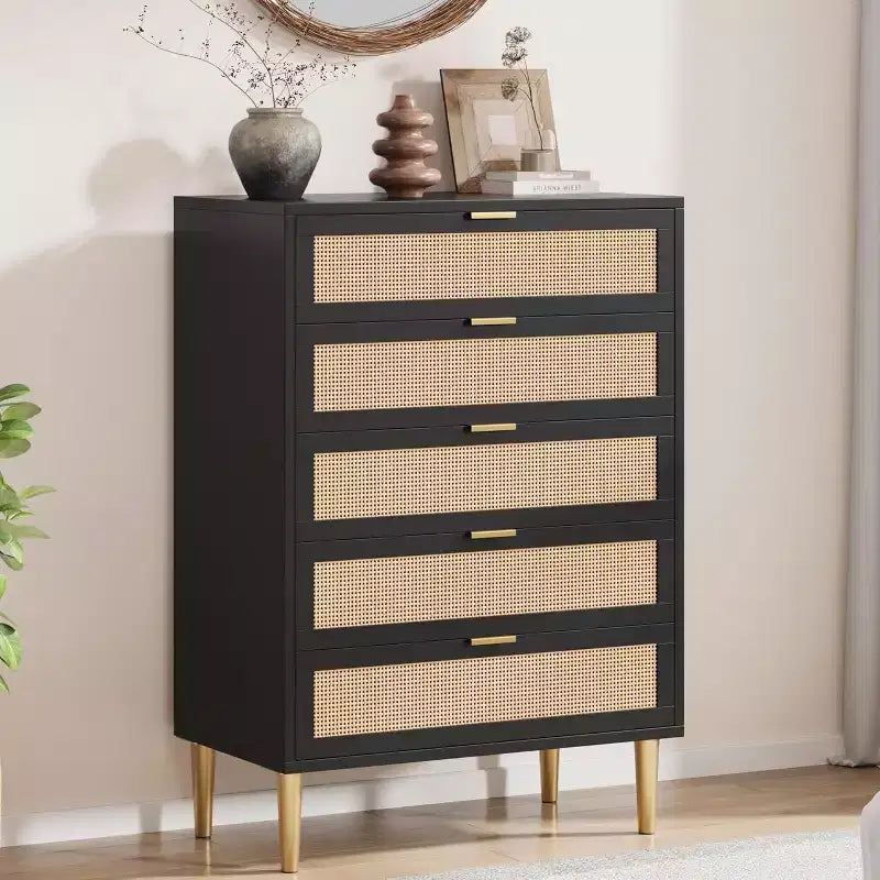 COZONY Cassettiera a 5 cassetti in Rattan, Comò Alto Moderno con Maniglie e Gambe Dorate, Mobile Contenitore da Camera da Letto con Design Antiribaltamento