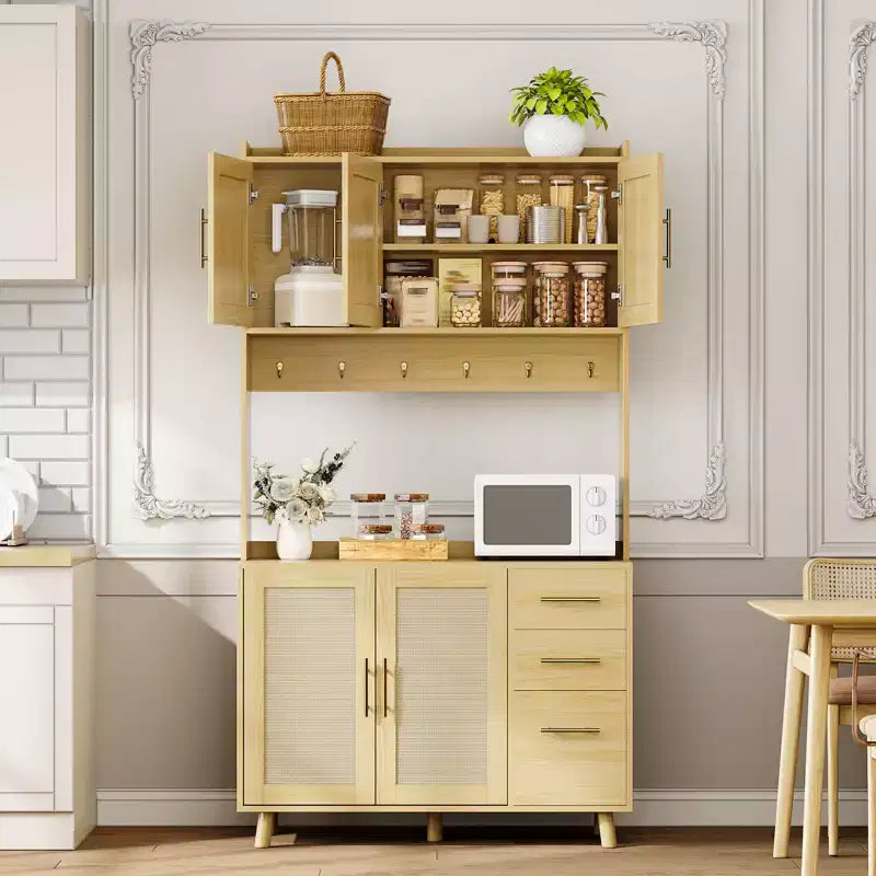 GustoWave Dispensa da Cucina Alta 180 cm, Armadio Contenitore Indipendente da Cucina Bohemien in Rattan con Ripiano per Microonde, 3 Cassetti, 6 Ganci, Naturale