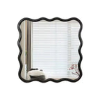 Specchio da bagno quadrato moderno Okak 36IN con cornice ondulata in legno massello, specchio da parete ad alta riflessione, specchio per vanità per bagno, soggiorno