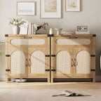 Credenza con funzionalità di contenimento, in stile fattoria bohémien con ripiani regolabili e maniglie, adatta per cucine