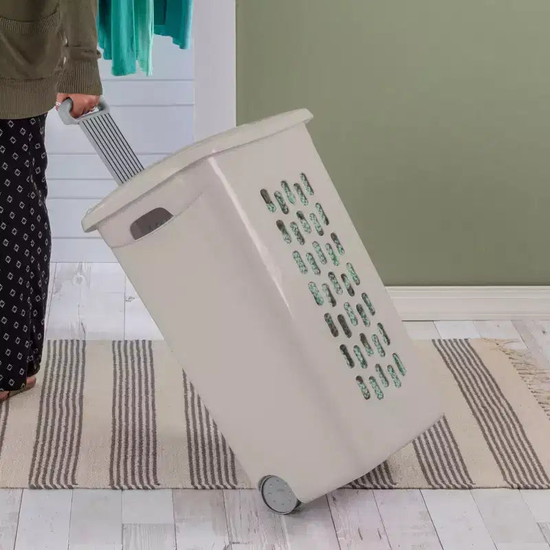 Cesto portabiancheria con ruote Sterilite Ultra, con coperchio e maniglia, grigio, confezione da 3