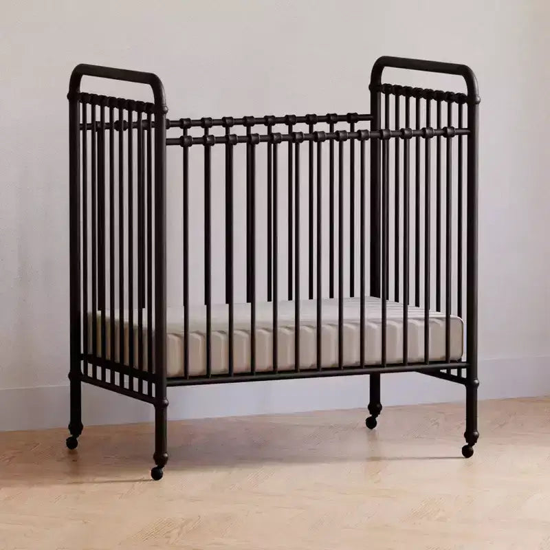 Culla mini convertibile 3-in-1 in metallo Namesake Abigail