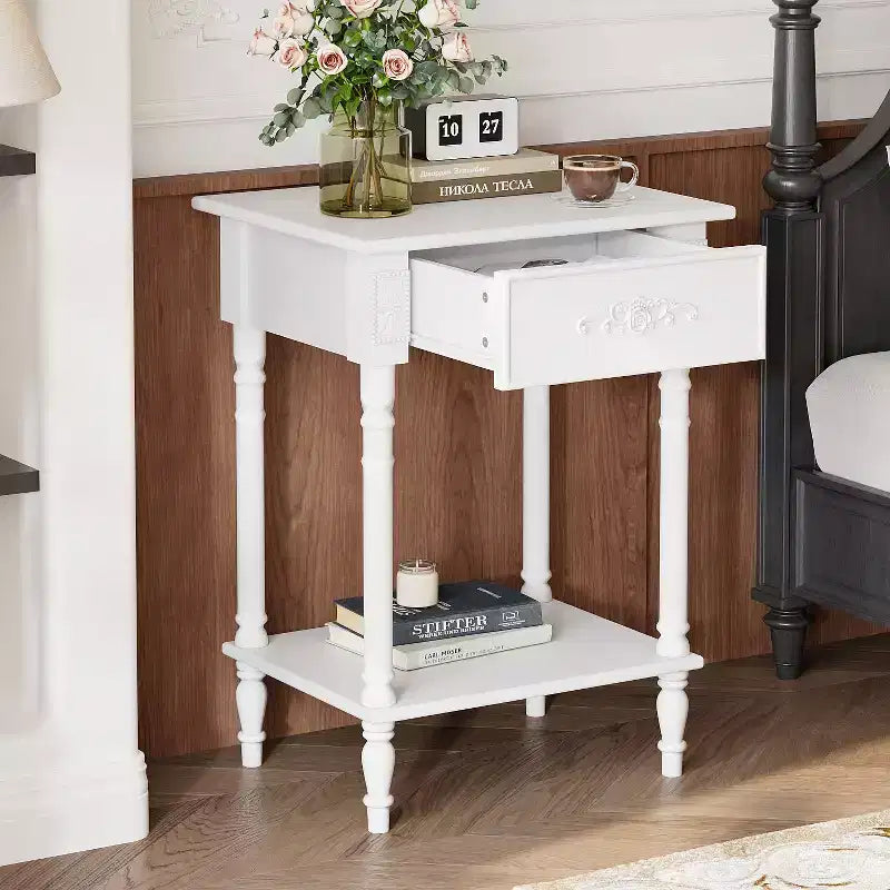 Comodino Famapy Chic Bianco/Nero con cassetto e ripiano inferiore, tavolino laterale: Elegante soluzione salvaspazio per la camera da letto, comodino con cassetto