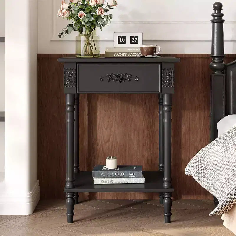 Comodino Famapy Chic Bianco/Nero con cassetto e ripiano inferiore, tavolino laterale: Elegante soluzione salvaspazio per la camera da letto, comodino con cassetto