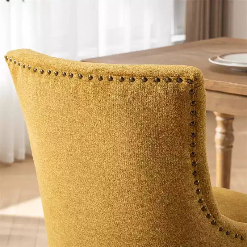 Set di 2 sedie da pranzo moderne, sedie da sala da pranzo laterali in tessuto con gambe in legno in tonalità neutre, borchie color bronzo