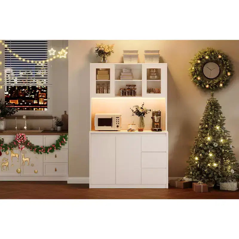 Mobile dispensa da cucina alto 71 pollici con ante e ripiani regolabili, madia da cucina con ripiano per microonde, luci a LED e stazione di ricarica