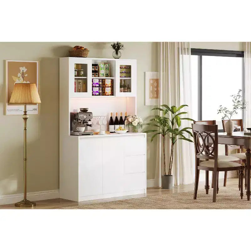 Mobile dispensa da cucina alto 71 pollici con ante e ripiani regolabili, madia da cucina con ripiano per microonde, luci a LED e stazione di ricarica