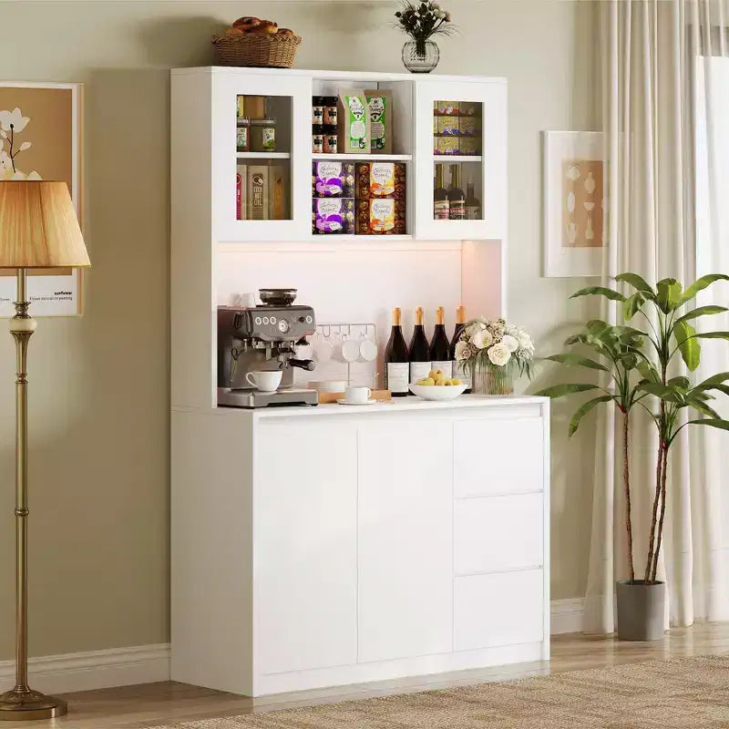 Mobile dispensa da cucina alto 71 pollici con ante e ripiani regolabili, madia da cucina con ripiano per microonde, luci a LED e stazione di ricarica