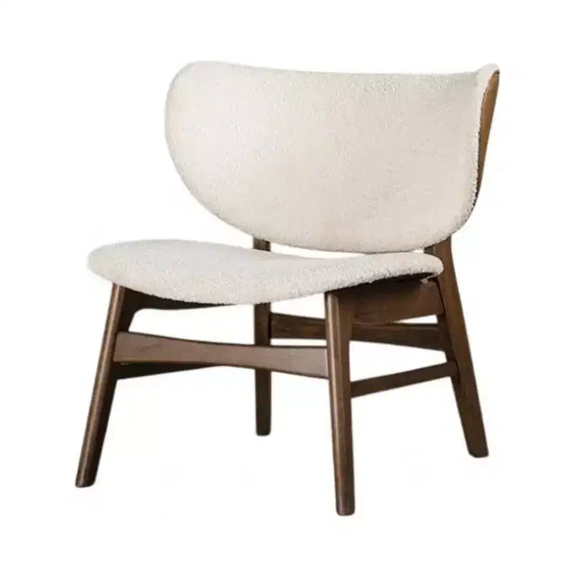 Poltrona Royal Hampton, schienale alato in tessuto bouclé beige, legno noce marrone