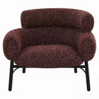 Poltrona Royal Hampton, velluto bordeaux a schienale curvo, gambe in metallo nero