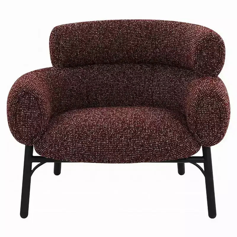 Poltrona Royal Hampton, velluto bordeaux a schienale curvo, gambe in metallo nero