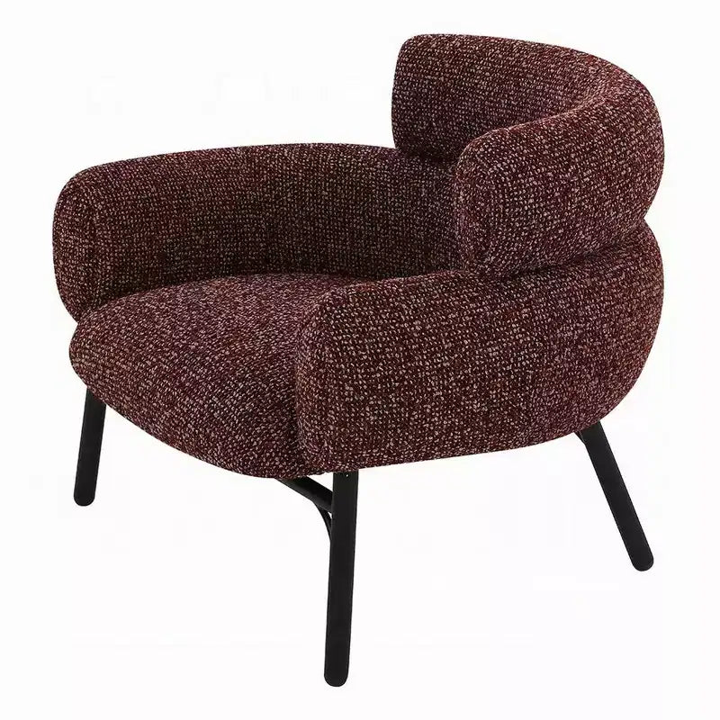 Poltrona Royal Hampton, velluto bordeaux a schienale curvo, gambe in metallo nero