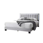 Letto matrimoniale Royal Hampton, testiera a LED, rivestimento in lana grigio chiaro trapuntata