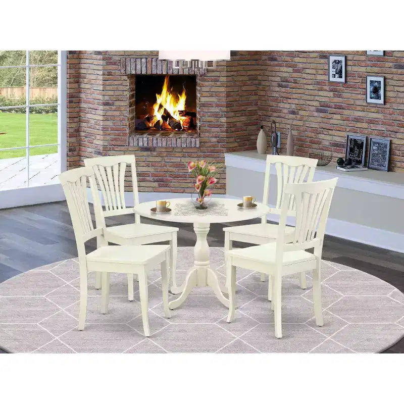 HomeStock Set da pranzo in 5 pezzi, tavolo con piano in legno massello con finitura lino bianco e 4 sedie con schienale a doghe a ribalta
