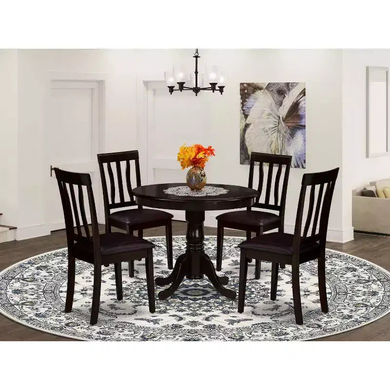 Tavolo da pranzo rotondo con top in legno massello finitura cappuccino e 4 sedie - 5 pezzi
