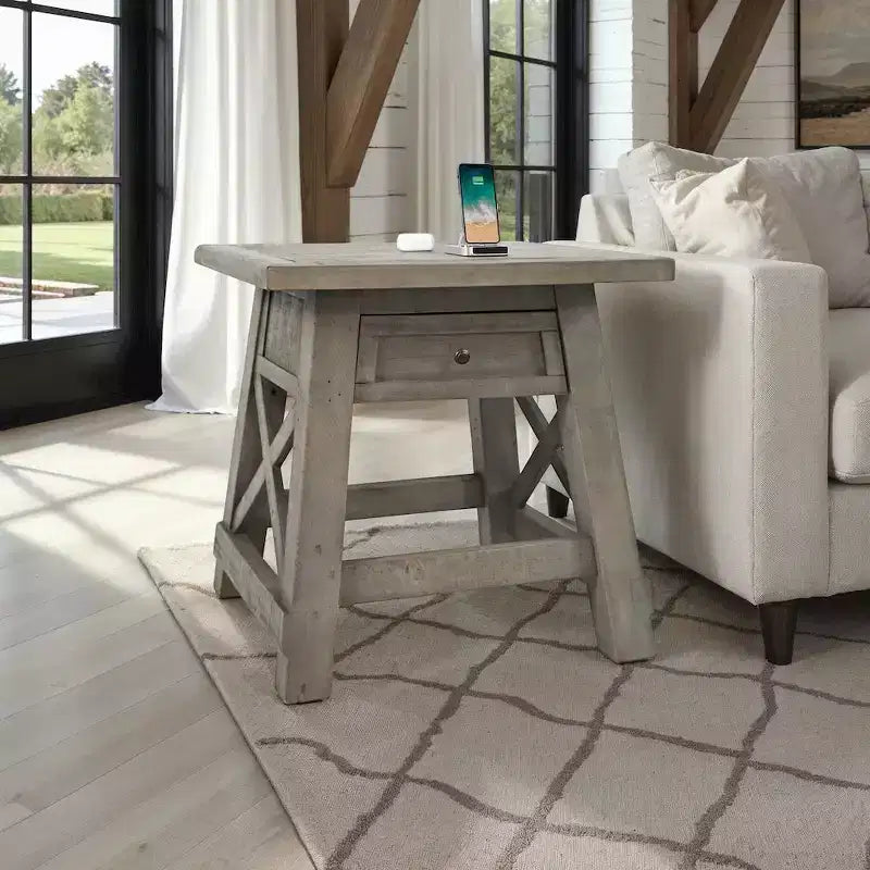 Jofran, tavolino da salotto/comodino con ricarica USB in pino riciclato Outer Banks - Driftwood