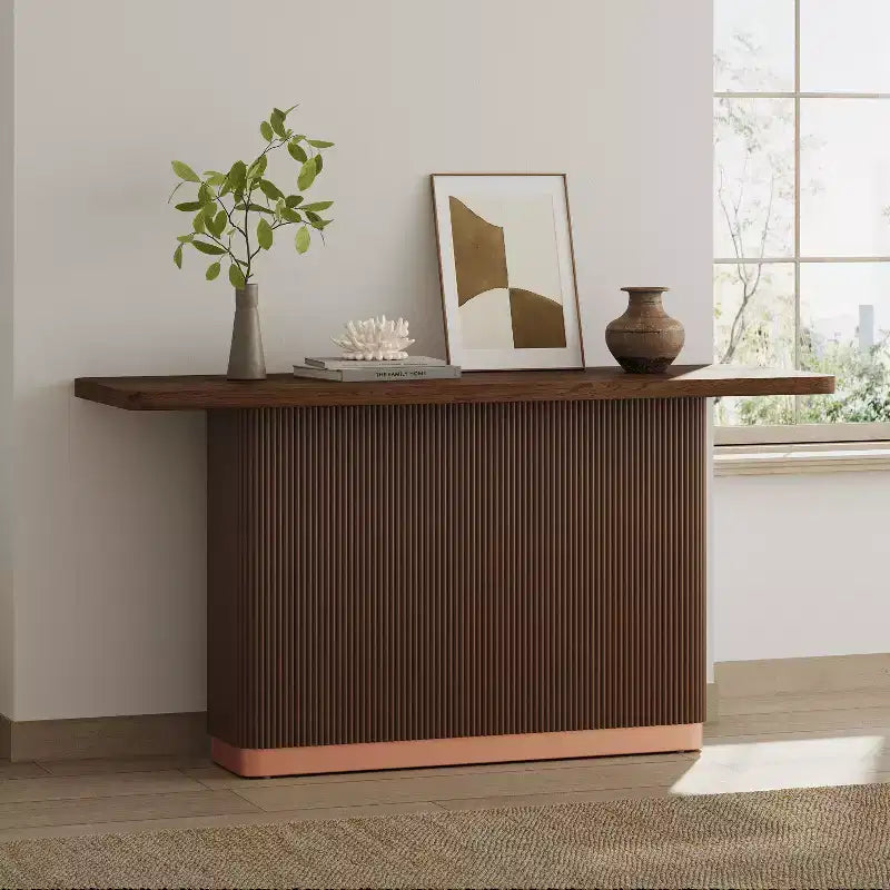 Consolle moderna Willa Christopher Knight Home con base scanalata