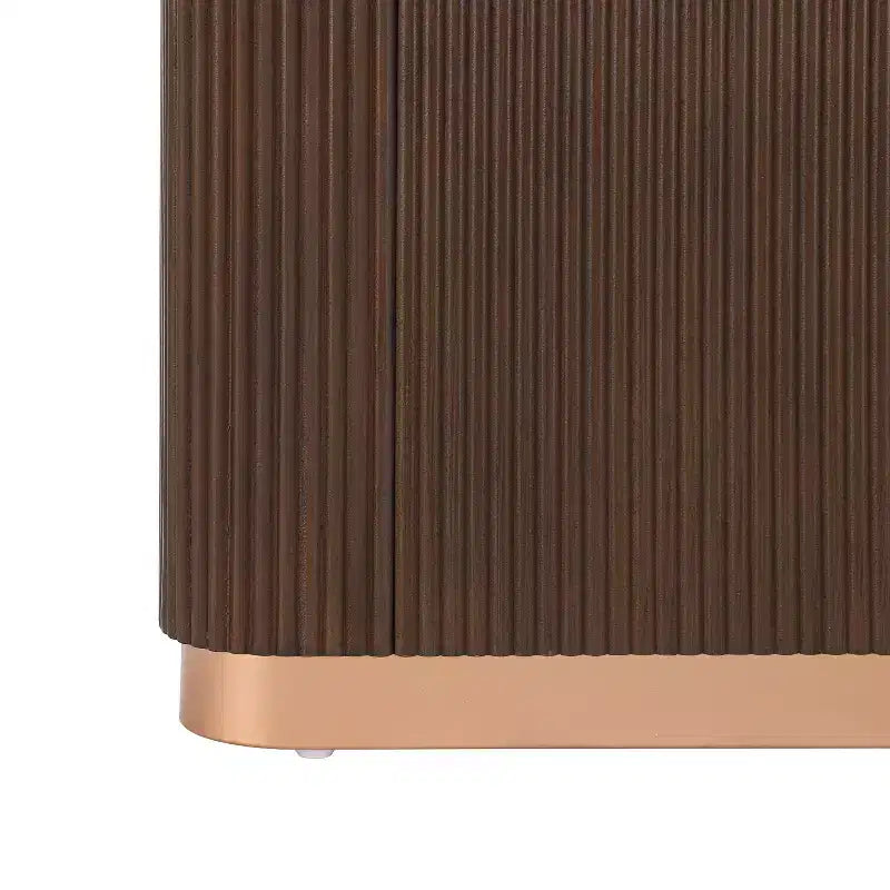Consolle moderna Willa Christopher Knight Home con base scanalata