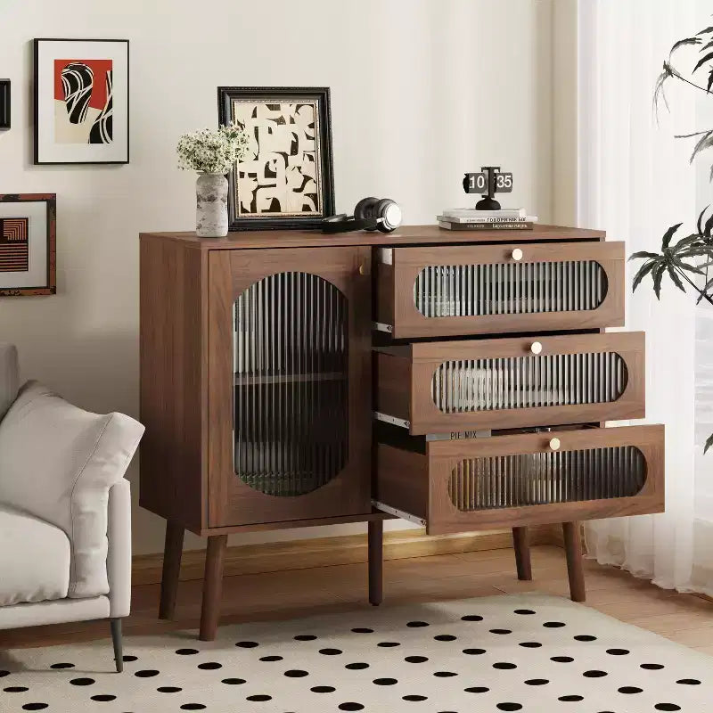 GDFStudio Delyra Credenza con accenti in legno e vetro in stile vintage, con 3 cassetti e 1 anta