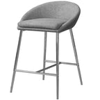 Set di 2 sgabelli da bancone Okak, sedie da bar contemporanee con struttura in metallo cromato, sedute moderne imbottite ad altezza bancone per isola cucina