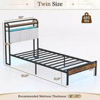 Struttura letto Costway Full/Queen/King size con stazione di ricarica, letto a piattaforma in metallo con testiera imbottita