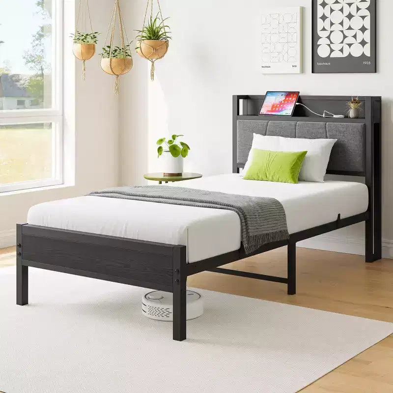 GDFStudio Lyra Letto a Piattaforma Moderno in Metallo e Legno con Testiera Contenitore e Stazione di Ricarica