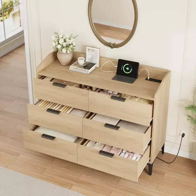 Garvee 6 Cassettiera per Camera da Letto, Cassettiera Autoportante Larga 120 cm con Prese di Corrente, Cassettiera in Legno per Soggiorno