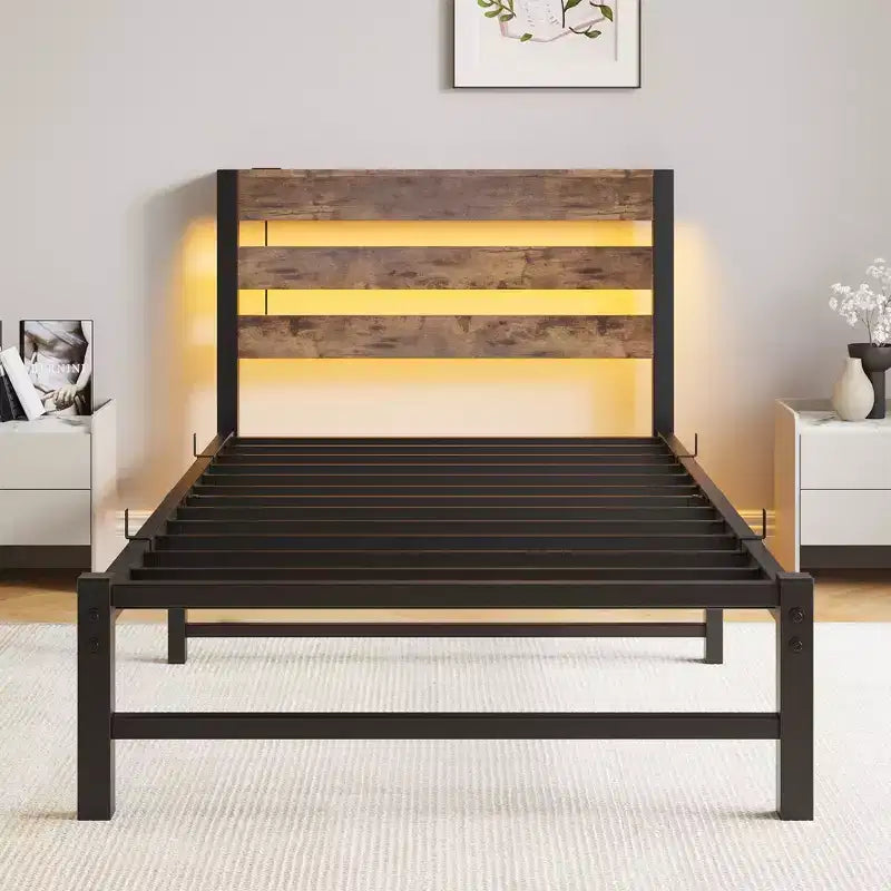 GDFStudio Althea Letto a piattaforma moderno in metallo e legno con testiera contenitore, luci RGB e stazione di ricarica