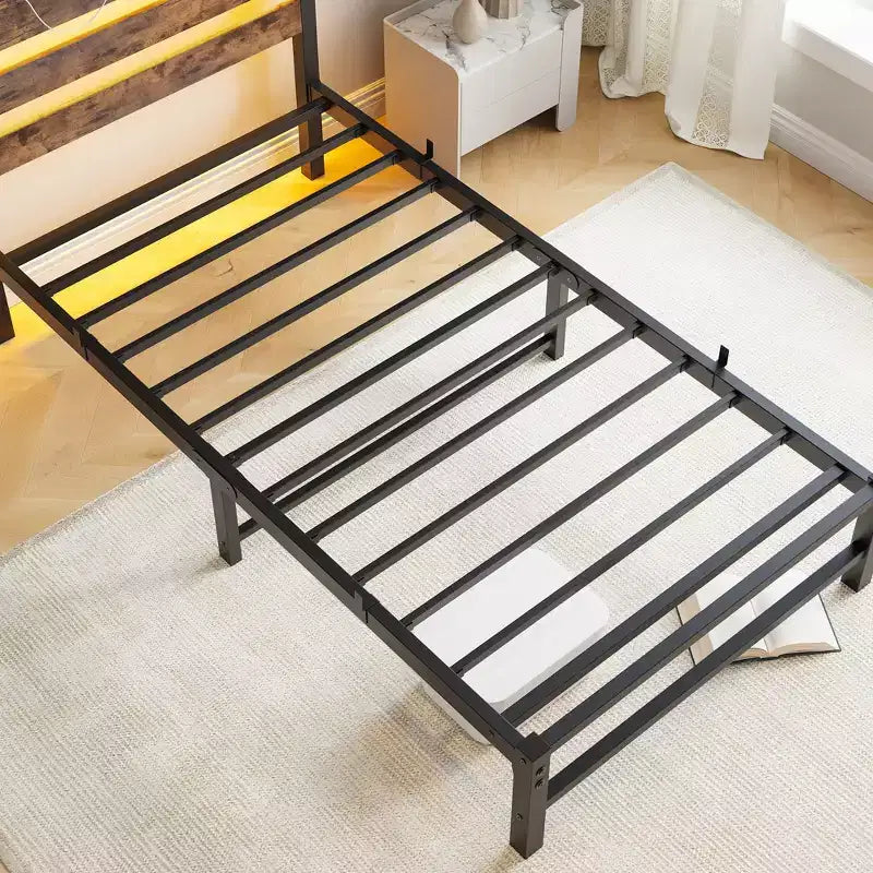 GDFStudio Althea Letto a piattaforma moderno in metallo e legno con testiera contenitore, luci RGB e stazione di ricarica