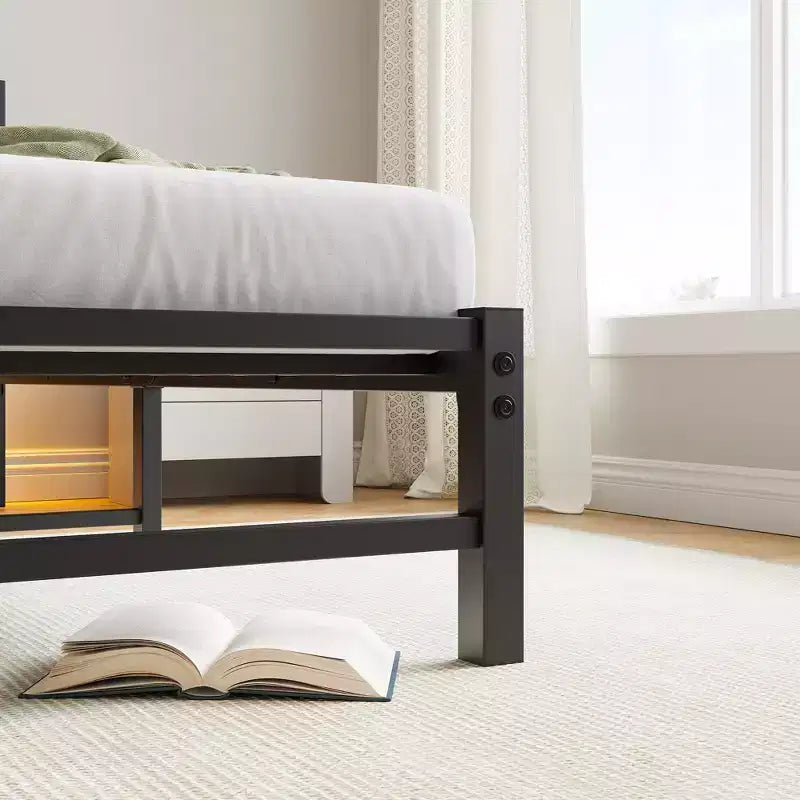 GDFStudio Althea Letto a piattaforma moderno in metallo e legno con testiera contenitore, luci RGB e stazione di ricarica