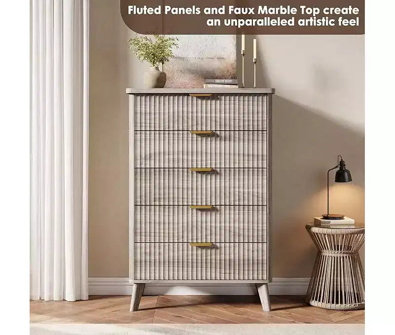 Cassettiera scanalata per camera da letto con 5 cassetti profondi, comò alto 120 cm, design a profilo curvo, cassettiera moderna in legno, per soggiorno