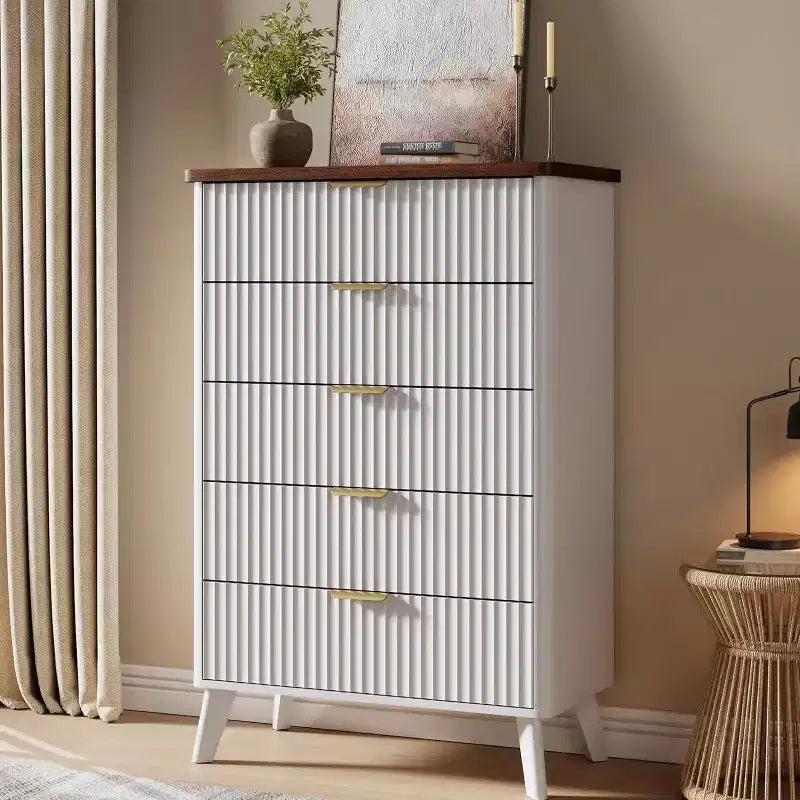 Cassettiera scanalata per camera da letto con 5 cassetti profondi, comò alto 120 cm, design a profilo curvo, cassettiera moderna in legno, per soggiorno
