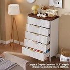 Cassettiera scanalata per camera da letto con 5 cassetti profondi, comò alto 120 cm, design a profilo curvo, cassettiera moderna in legno, per soggiorno