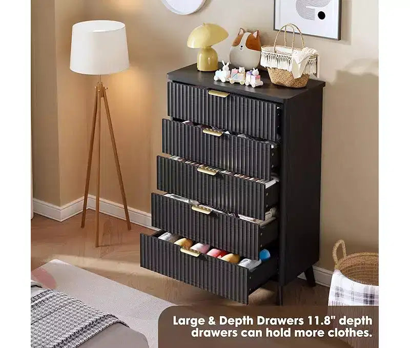 Cassettiera scanalata per camera da letto con 5 cassetti profondi, comò alto 120 cm, design a profilo curvo, cassettiera moderna in legno, per soggiorno