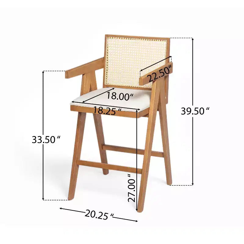 Sgabelli da bar Okak (set da 2) in legno massello ad altezza bancone per sale da pranzo, poltrone con schienale in rattan per isole cucina, finitura naturale