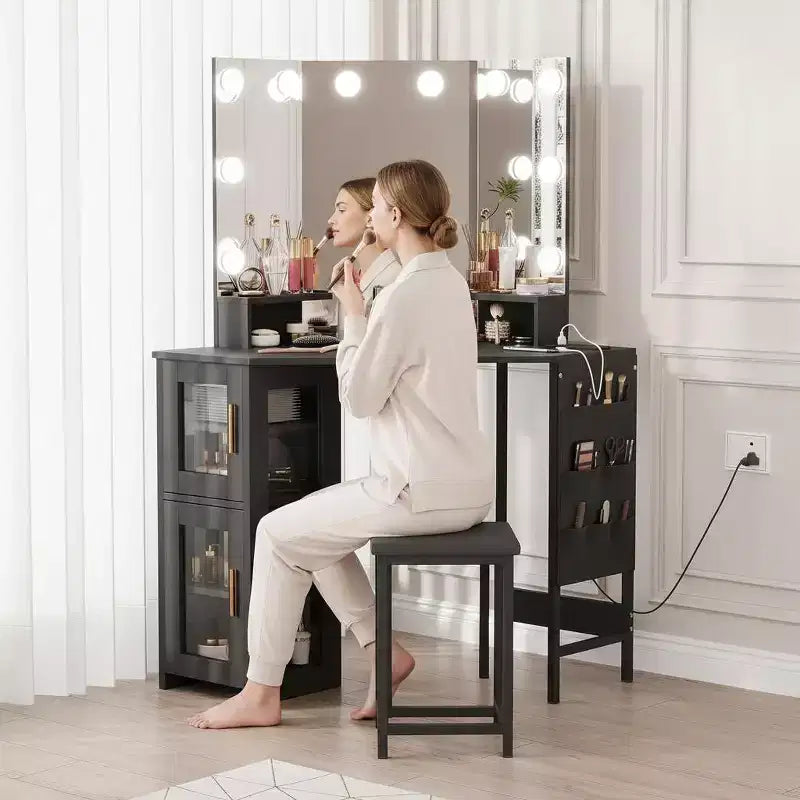 Specchio da Trucco da Angolo GustoWave, Specchio a 3 Ante con 3 Modalità di Illuminazione, Specchio per Trucco per Camera da Letto e Studio, Specchio da Trucco Illuminato a Tre Ante