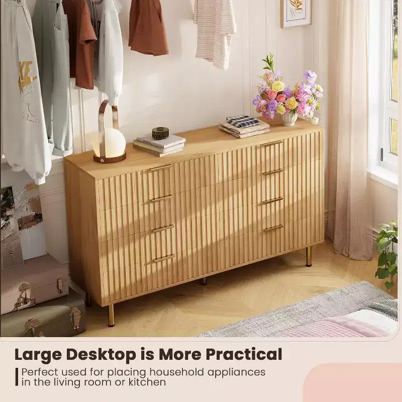 Comò a 8 cassetti in legno da 140 cm con maniglie in metallo e design antiribaltamento - Finitura naturale moderna per camera da letto, soggiorno e ufficio.