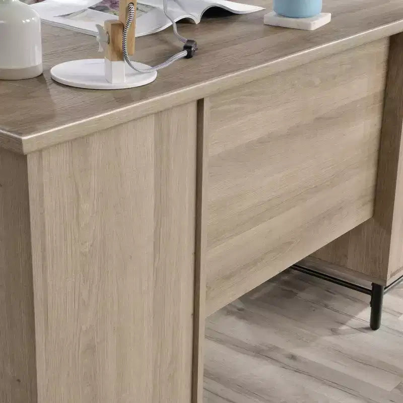 Scrivania moderna GDFStudio Ellington 56 con 6 cassetti in legno e base in metallo