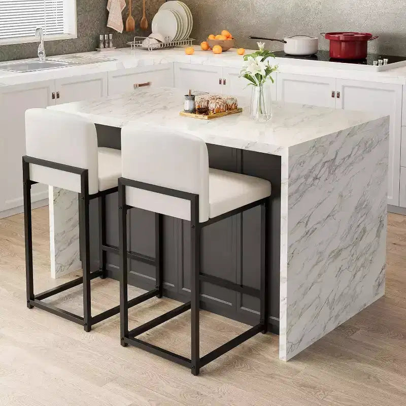 2 Sgabelli da Bar Moderni, Sedie da Bancone Rivestite in Ecopelle Altezza 63 cm con Schienale e Piedini Antiscivolo Regolabili per Isola della Cucina