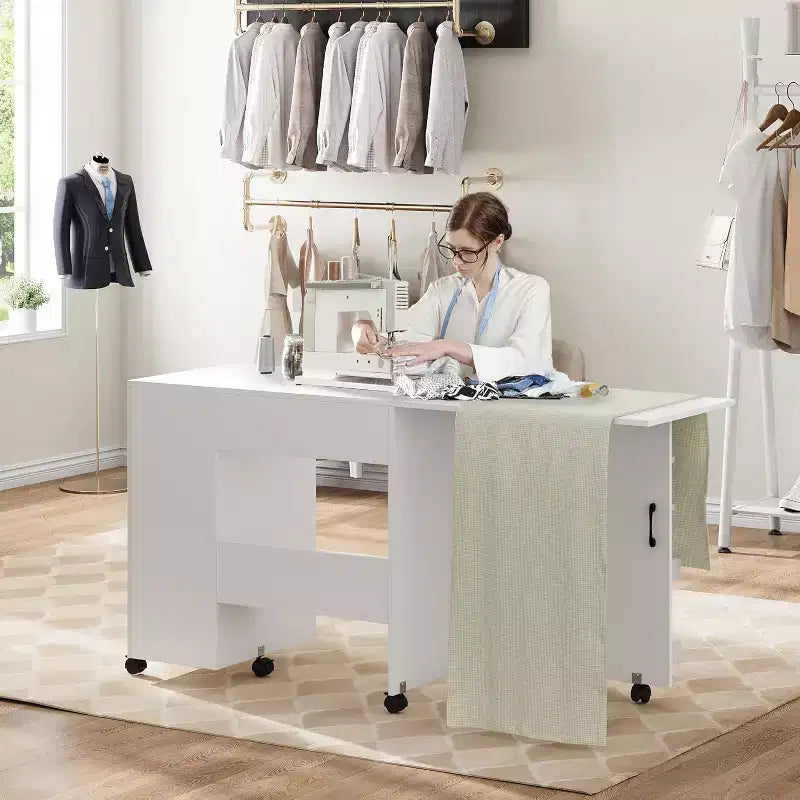 Acekool Mobile Pieghevole per Cucito, Tavolo Artigianale con Cassetti e Ruote Bloccabili per Studio Domestico