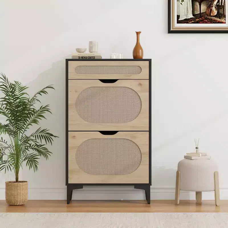 Scarpiera in Rattan con 3 Cassetti - Design Ribaltabile ed Estraibile, 3 Ripiani Regolabili, Mobile Stretto Salvaspazio per Ingresso e Veranda