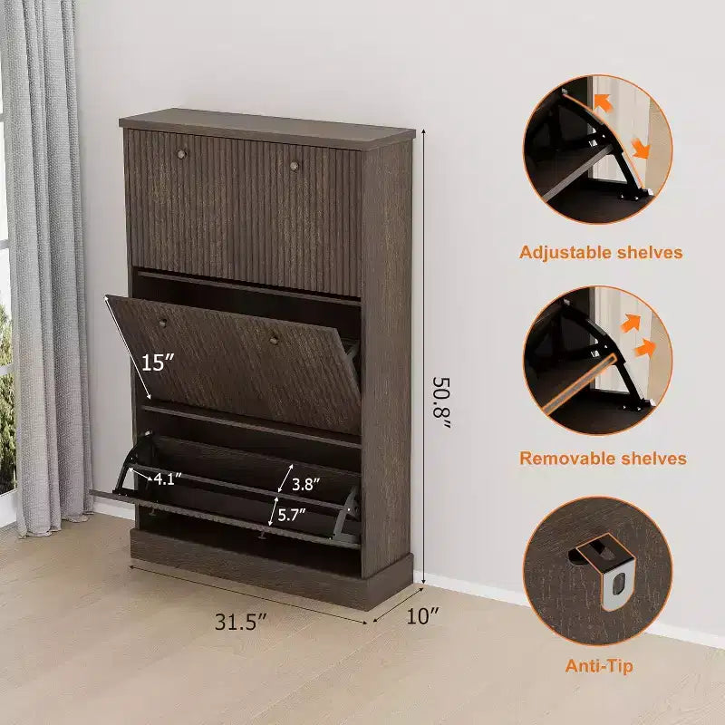 Moderno Scarpiera a 3 Ante a Scomparsa con Design Scanalato. Ripiani Regolabili in un Organizer Stretto Autoportante per Ingresso o Corridoio.