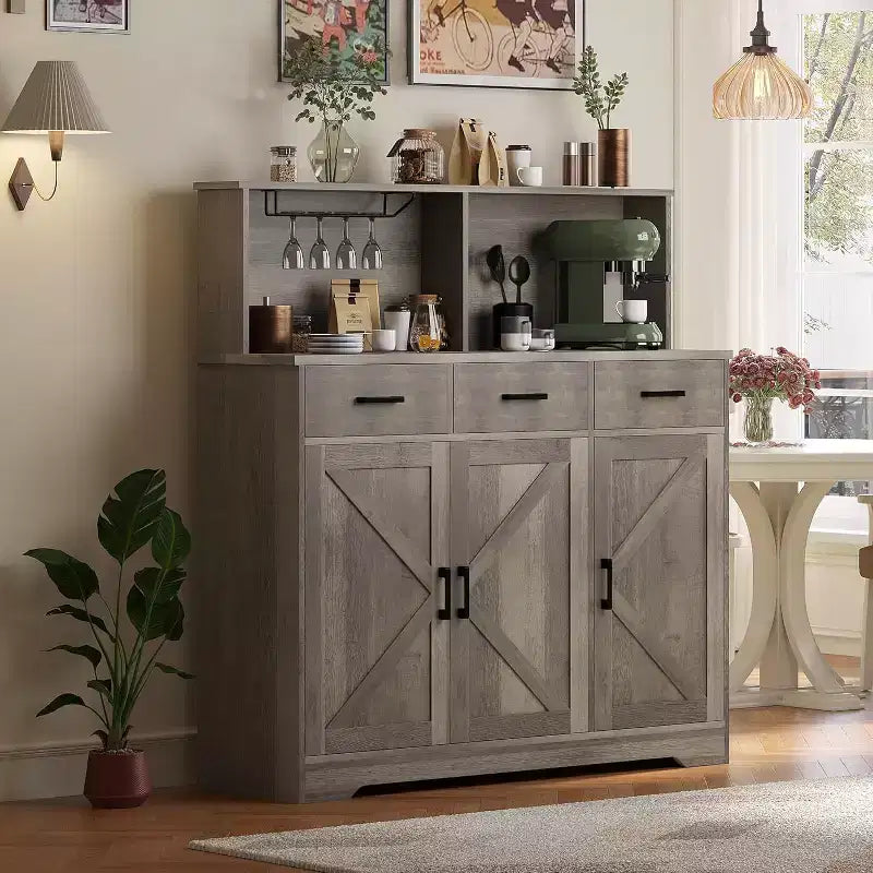 Credenza da masseria con porta microonde, armadietto contenitore con cassetti e ripiani, mobile bar con vetrina